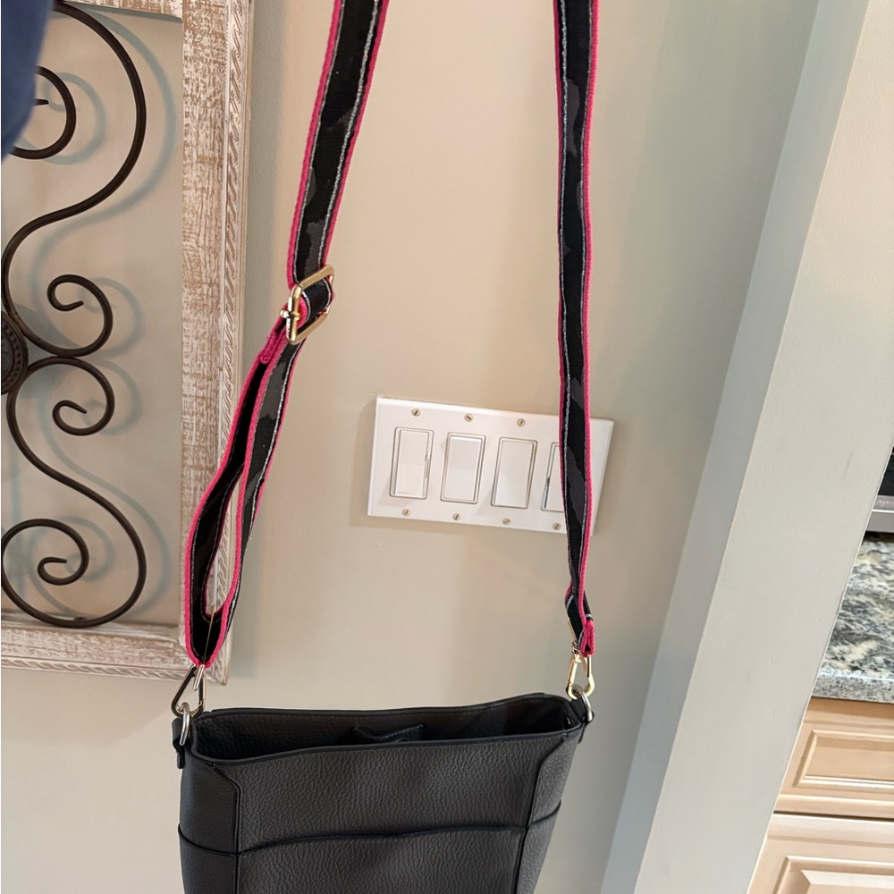 Stylish Gray Leather Crossbody Bag - Picture 3 of 5